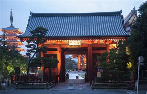  Tō-ji Pagoda: Um Fragmento de Serenidade e Majestade em Ouro